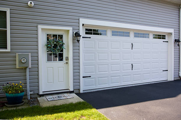 24/7 Emergency Garage Door Panel Replacement experts in Arthurdale, WV